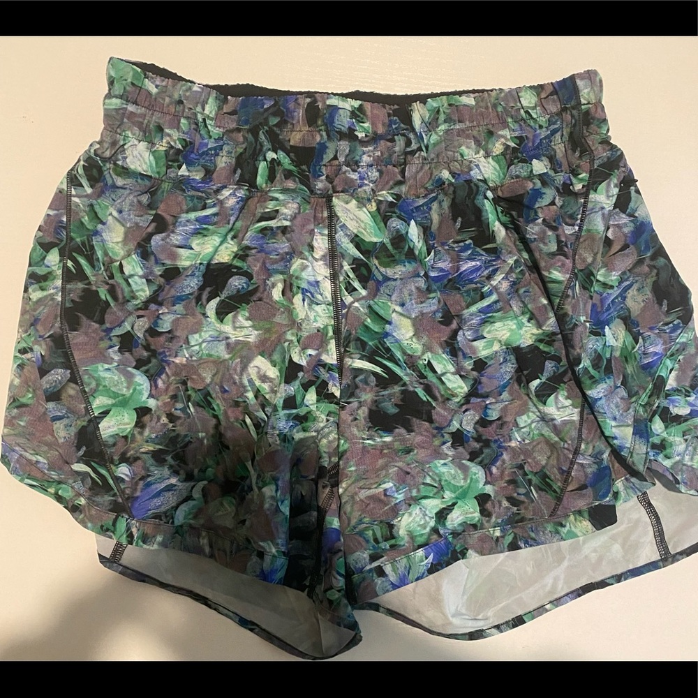 Lululemon tracker shorts
